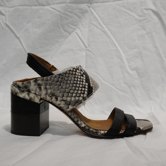 ARIAT Two24 Black w/Gray Snakeskin Print Block Heeled Slingback Sandals, size 7 - Picture 2 of 9